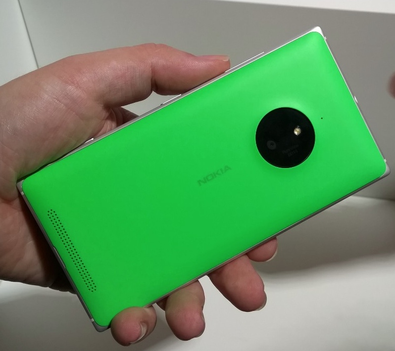 Nokia Lumia 830 back